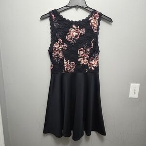 Francescas women's mini dress size M black and red lace party cocktail e…